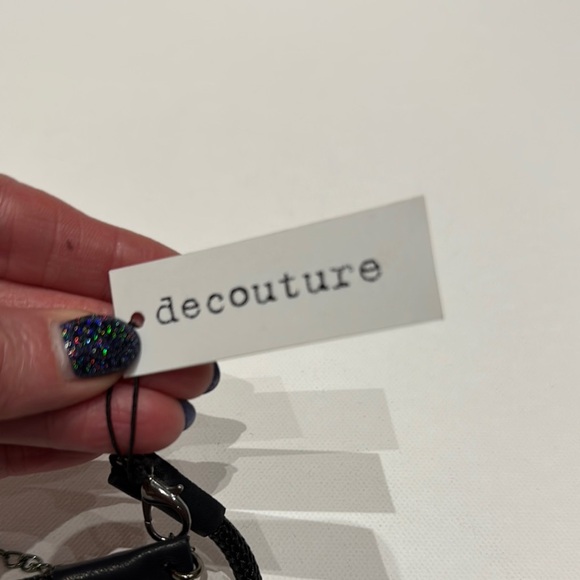 Elegant Blue and Cream Beaded Necklace - Picture 3 of 7